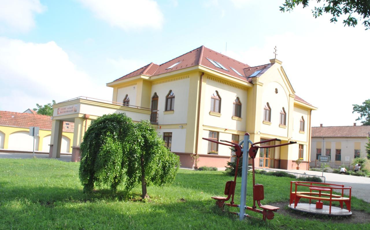Mamre Szallo Hajduboszormeny Exterior photo